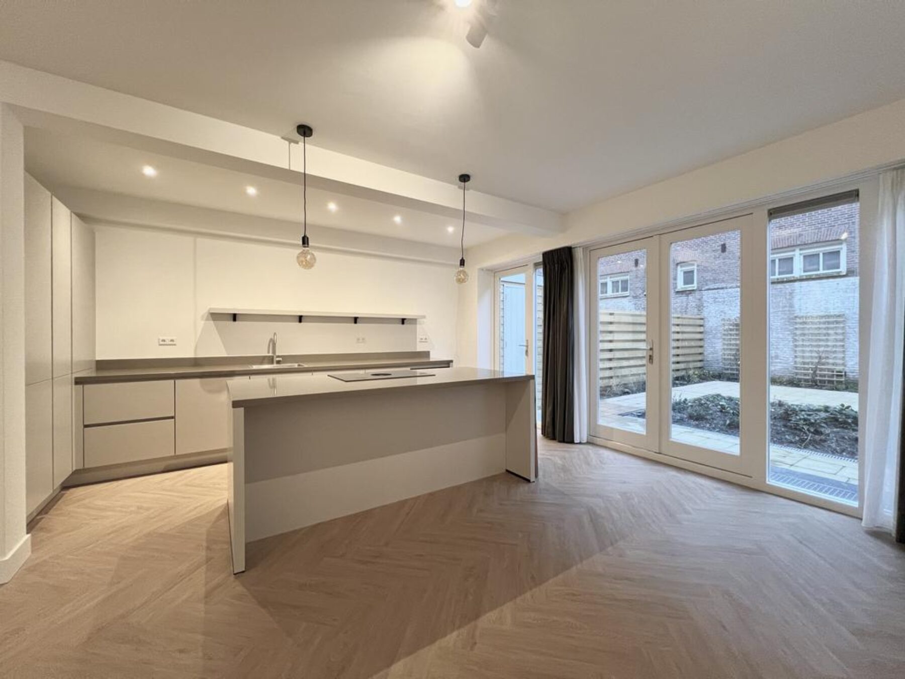 4 bedroom apartment for rent in Amsterdam